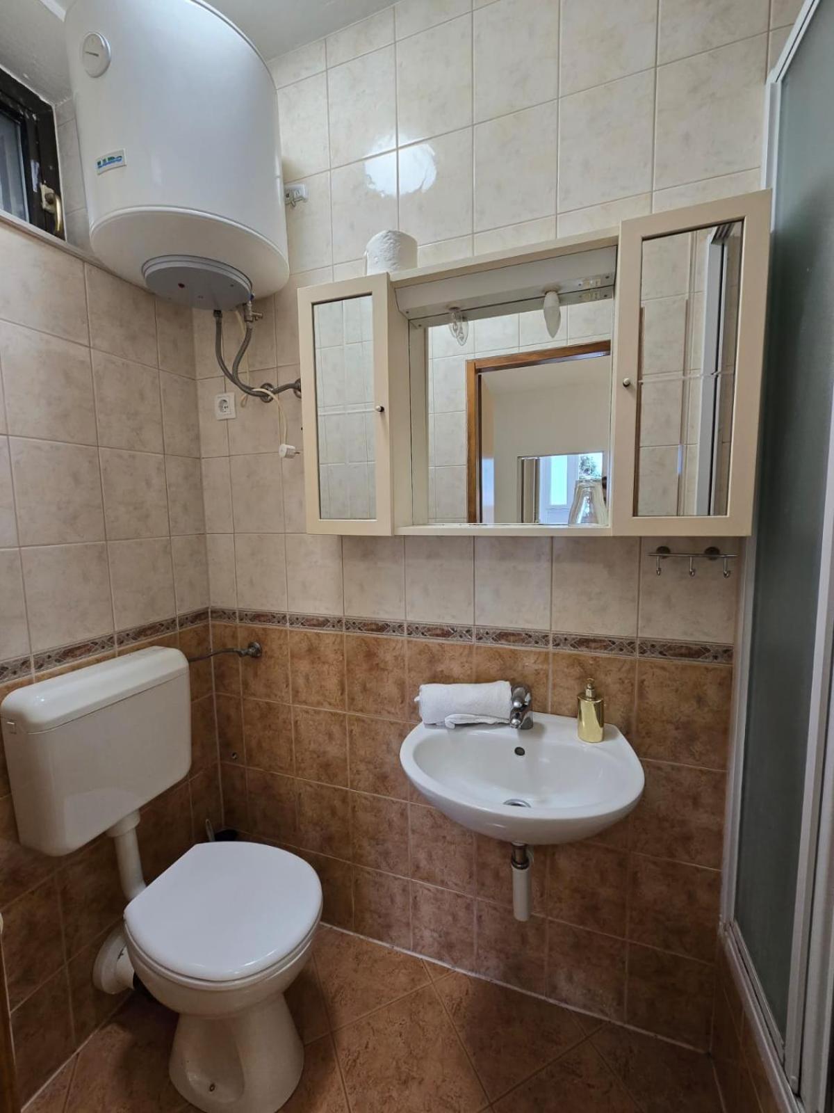 Apartment Ella Banjol Εξωτερικό φωτογραφία