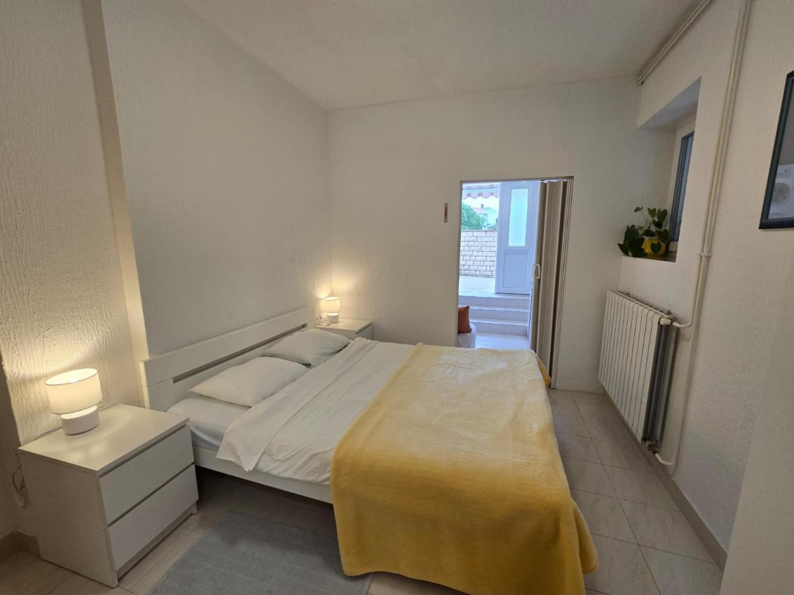 Apartment Ella Banjol Εξωτερικό φωτογραφία